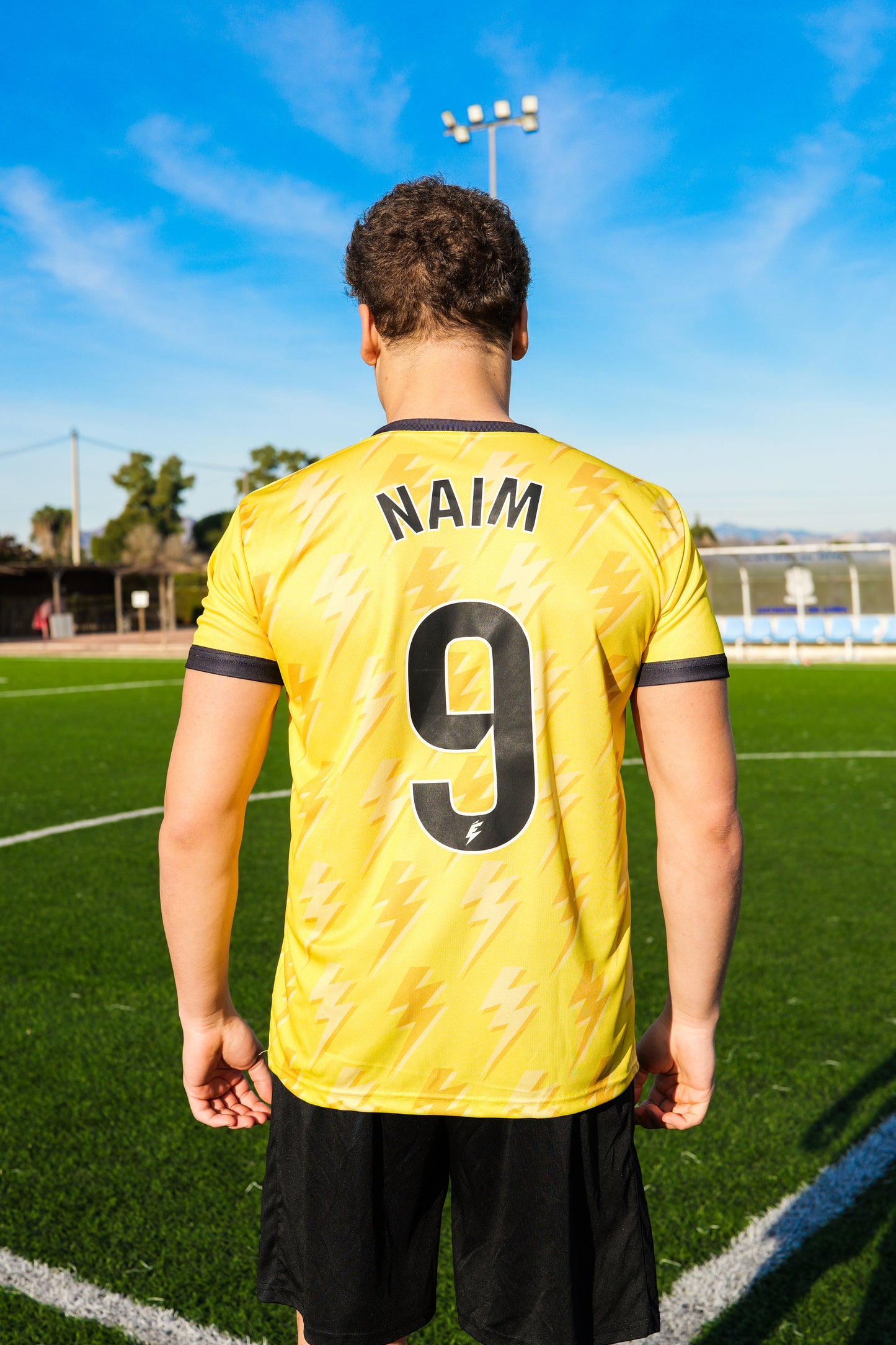 Camiseta Amarilla Naim 9 - Firmada