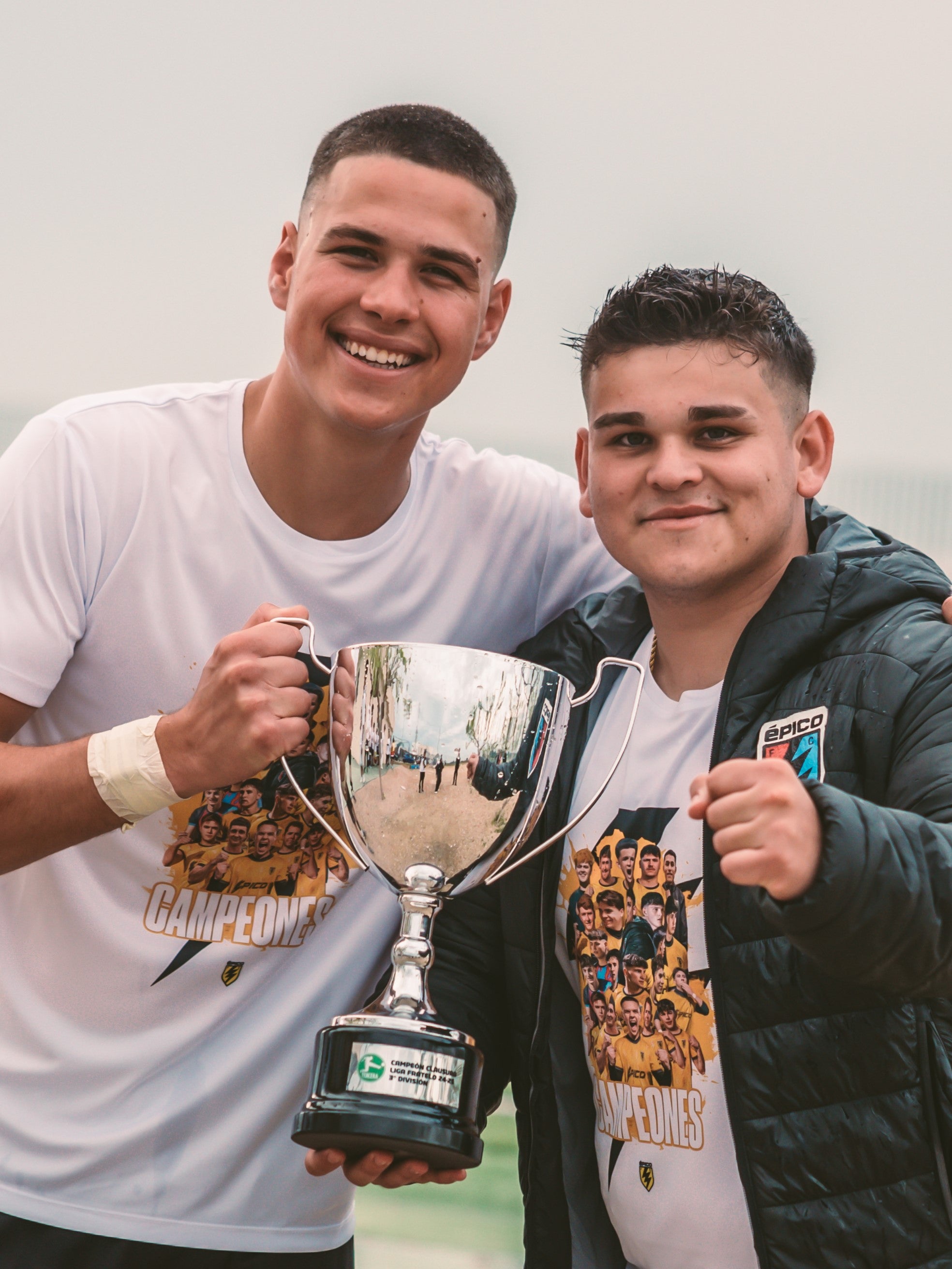 Camiseta Campeones - Edición Limitada