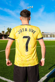 Camiseta Amarilla Jota 7 - Firmada