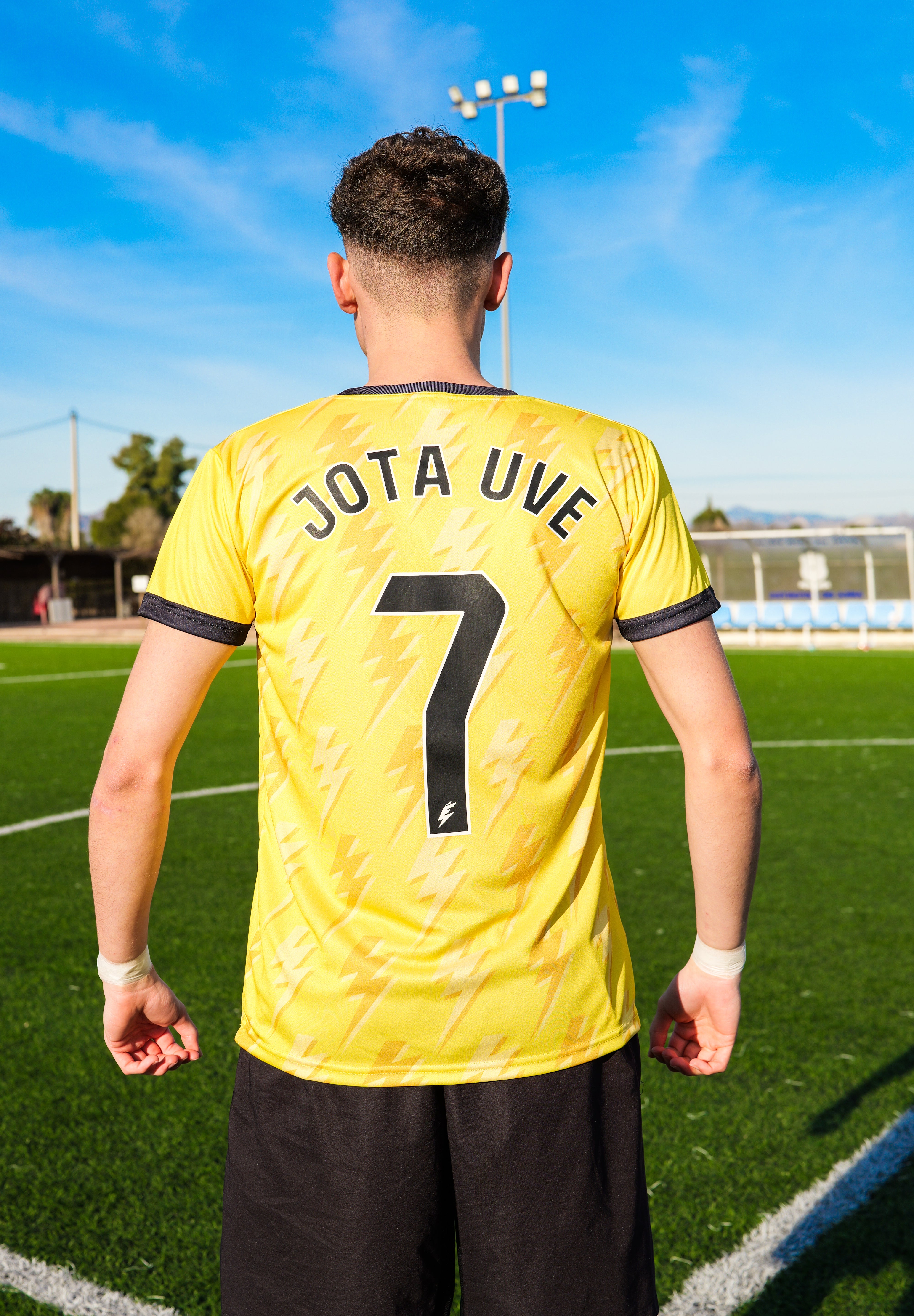 Camiseta Amarilla Jota 7 - Firmada
